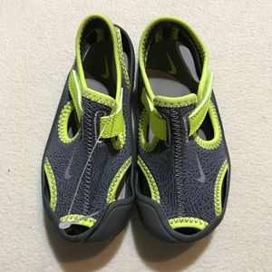 New Toddler Nike Sandals